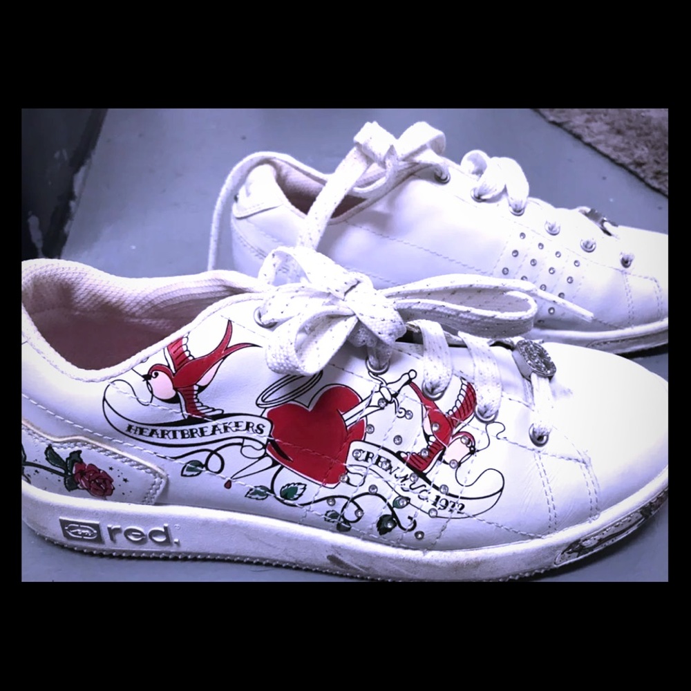 Echo red shoes